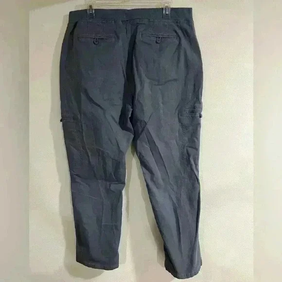 L. L. Bean blue pants size 16 in women's. Casual great condition like new - Picture 4 of 6